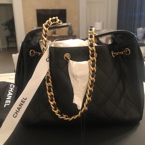 Chanel 25 small in black caviar leather